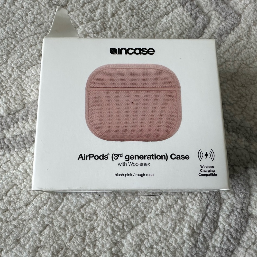 Incase woolenex Airpod Pro case, 3rd generation. New in box